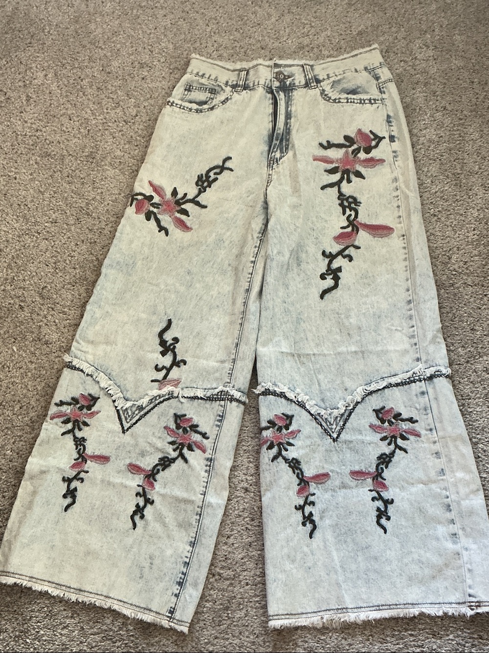 New POL Embroidered Wide-Leg Jeans ~ Light Wash - Picture 5 of 14